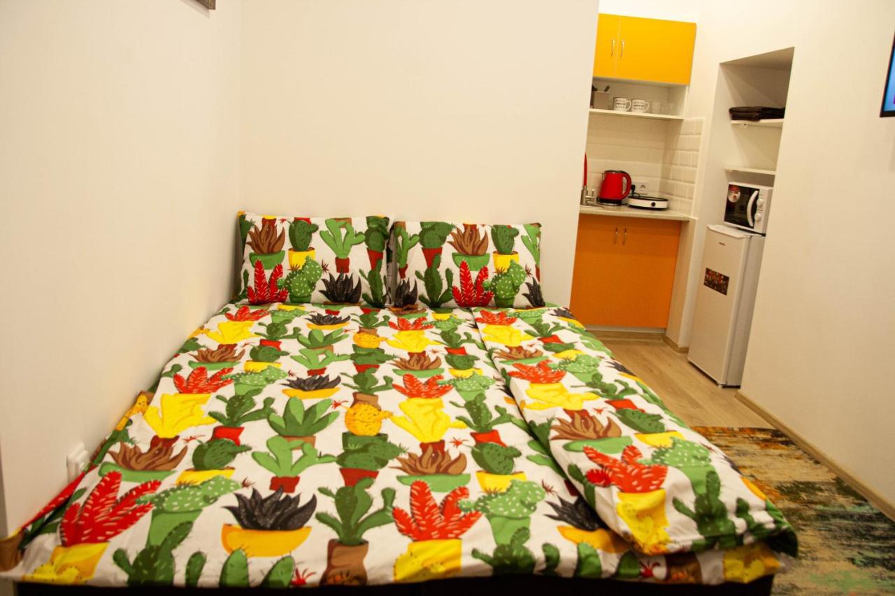 Світло Цілодобово Apartments In The City Center Lviv Eksteriør billede