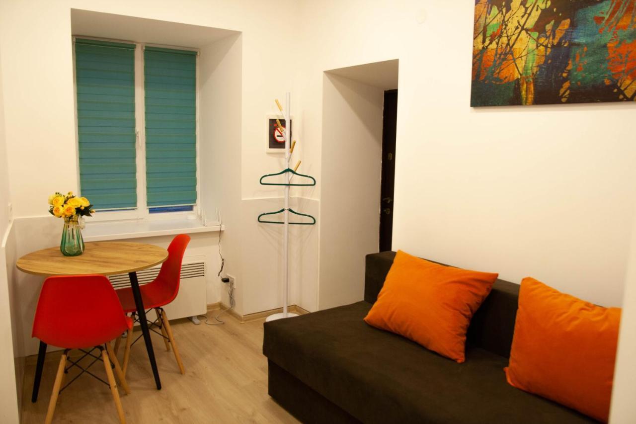 Світло Цілодобово Apartments In The City Center Lviv Eksteriør billede