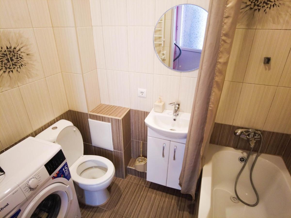 Світло Цілодобово Apartments In The City Center Lviv Eksteriør billede