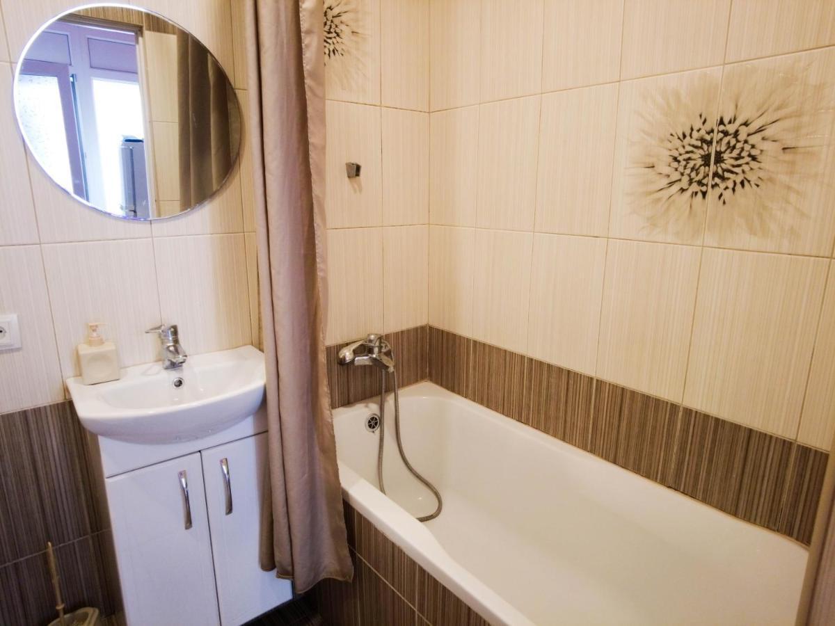 Світло Цілодобово Apartments In The City Center Lviv Eksteriør billede